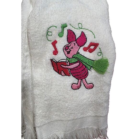 Pooh Fingertip Towels Holiday Eeyore/Red and Piglet/White Bathroom Kitchen - Picture 4 of 4